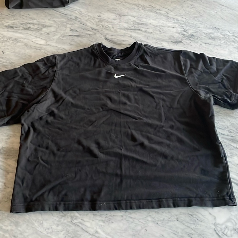 Nike loose fit black cropped tee size L
